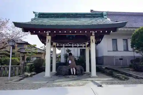 白鳥神社の手水舎