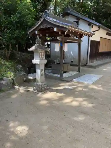 佐紀神社（西畑）の手水舎
