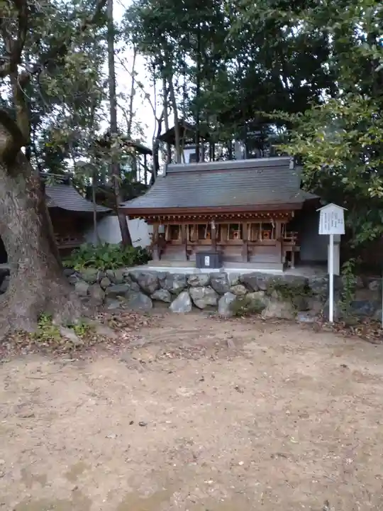 新熊野神社の末社・摂社