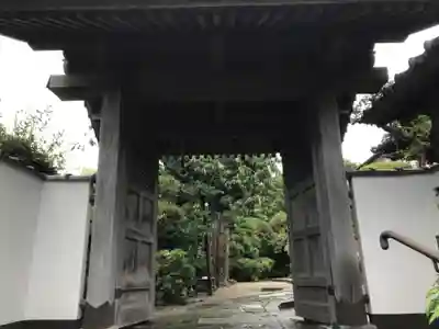 宝珠院の山門・神門