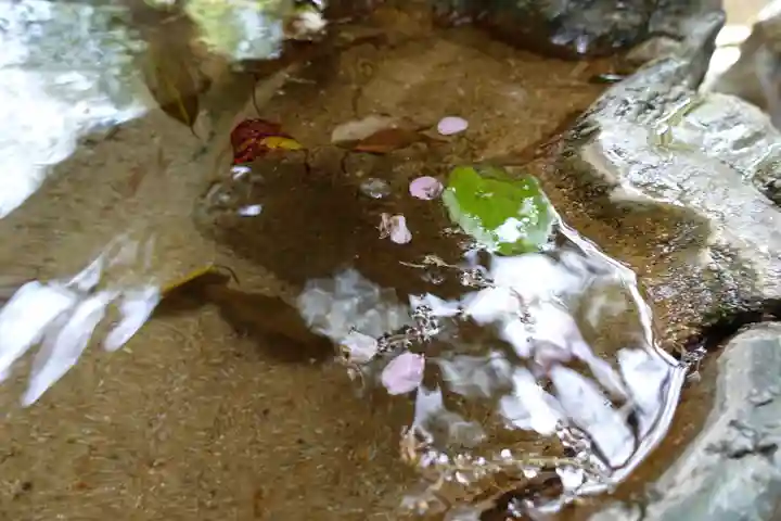 神明神社(神明皇大神宮)の庭園