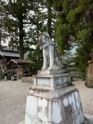 飛驒一宮水無神社の{uncategorized: "未分類", other: "その他", undefined: "問題あり", building: "その他建物", grave: "お墓", sacred_gate: "鳥居", guardian: "狛犬", statue: "像", buddha: "仏像", history: "歴史", nature: "自然", garden: "庭園", animal: "動物", pagoda: "塔", temizu: "手水舎", mountain_gate: "山門・神門", sanctuary: "本殿・本堂", subordinate: "末社・摂社", art: "芸術", scenery: "景色", jizo: "地蔵", ema: "絵馬", goshuin: "御朱印", omikuji: "おみくじ", items: "授与品その他", amulet: "お守り", goshuincho: "御朱印帳", eats: "食事", festival: "お祭り", votive_dance: "神楽", shichigosan: "七五三参", wedding: "結婚式", experience: "体験その他", initially: "初詣", around: "周辺", anti_infection: "感染症対策"}