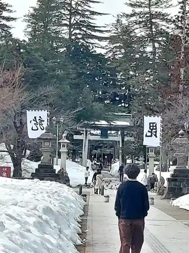 上杉神社の{uncategorized: "未分類", other: "その他", undefined: "問題あり", building: "その他建物", grave: "お墓", sacred_gate: "鳥居", guardian: "狛犬", statue: "像", buddha: "仏像", history: "歴史", nature: "自然", garden: "庭園", animal: "動物", pagoda: "塔", temizu: "手水舎", mountain_gate: "山門・神門", sanctuary: "本殿・本堂", subordinate: "末社・摂社", art: "芸術", scenery: "景色", jizo: "地蔵", ema: "絵馬", goshuin: "御朱印", omikuji: "おみくじ", items: "授与品その他", amulet: "お守り", goshuincho: "御朱印帳", eats: "食事", festival: "お祭り", votive_dance: "神楽", shichigosan: "七五三参", wedding: "結婚式", experience: "体験その他", initially: "初詣", around: "周辺", anti_infection: "感染症対策"}