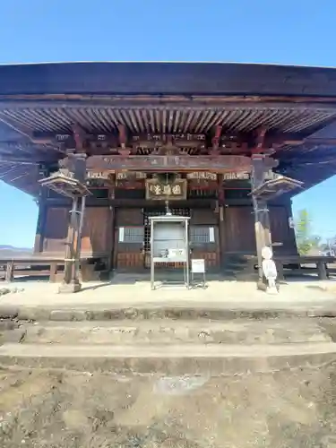 龍石寺の本殿・本堂