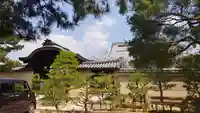 総見院の山門・神門