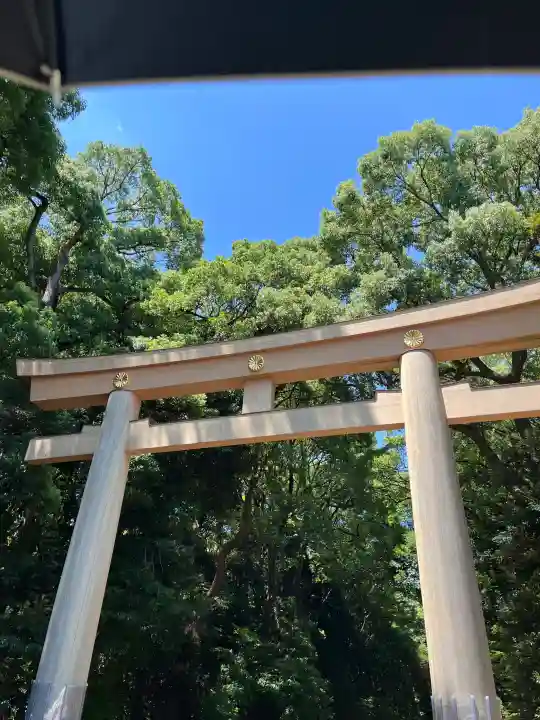明治神宮の{uncategorized: "未分類", other: "その他", undefined: "問題あり", building: "その他建物", grave: "お墓", sacred_gate: "鳥居", guardian: "狛犬", statue: "像", buddha: "仏像", history: "歴史", nature: "自然", garden: "庭園", animal: "動物", pagoda: "塔", temizu: "手水舎", mountain_gate: "山門・神門", sanctuary: "本殿・本堂", subordinate: "末社・摂社", art: "芸術", scenery: "景色", jizo: "地蔵", ema: "絵馬", goshuin: "御朱印", omikuji: "おみくじ", items: "授与品その他", amulet: "お守り", goshuincho: "御朱印帳", eats: "食事", festival: "お祭り", votive_dance: "神楽", shichigosan: "七五三参", wedding: "結婚式", experience: "体験その他", initially: "初詣", around: "周辺", anti_infection: "感染症対策"}