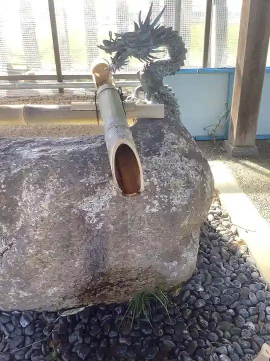 おちょぼ稲荷故里の宮の手水舎