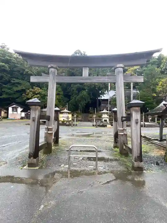 鳥海山大物忌神社吹浦口ノ宮の鳥居