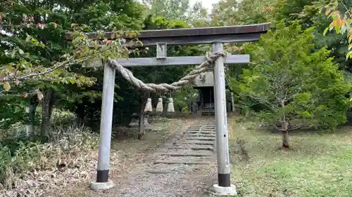 旧信濃神社の鳥居