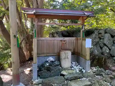 満留山神社の手水舎
