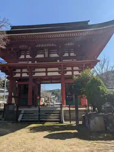 瀧山寺の山門・神門