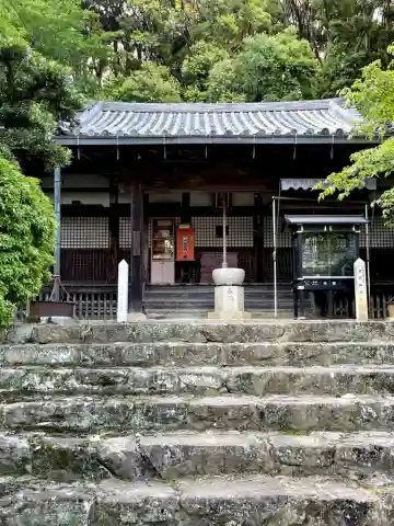 金勝寺の本殿・本堂