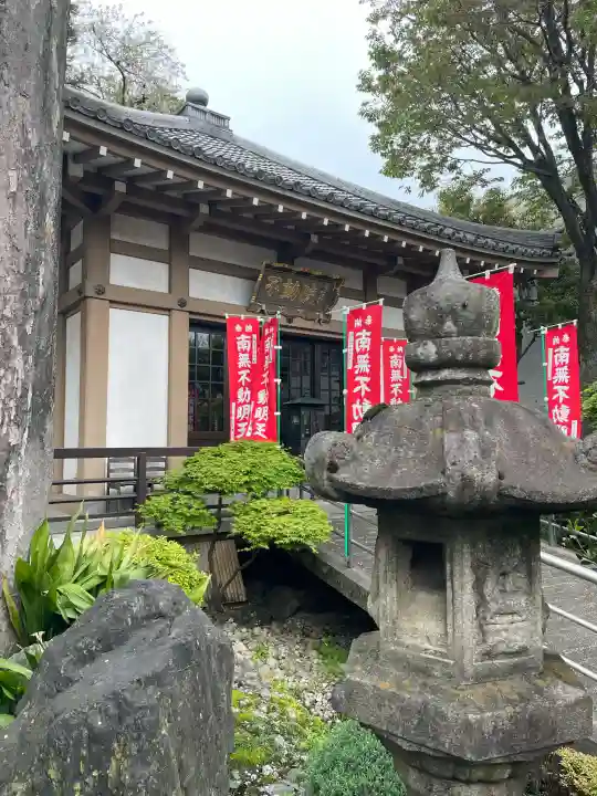 東光寺別院桜ヶ池不動院の{uncategorized: "未分類", other: "その他", undefined: "問題あり", building: "その他建物", grave: "お墓", sacred_gate: "鳥居", guardian: "狛犬", statue: "像", buddha: "仏像", history: "歴史", nature: "自然", garden: "庭園", animal: "動物", pagoda: "塔", temizu: "手水舎", mountain_gate: "山門・神門", sanctuary: "本殿・本堂", subordinate: "末社・摂社", art: "芸術", scenery: "景色", jizo: "地蔵", ema: "絵馬", goshuin: "御朱印", omikuji: "おみくじ", items: "授与品その他", amulet: "お守り", goshuincho: "御朱印帳", eats: "食事", festival: "お祭り", votive_dance: "神楽", shichigosan: "七五三参", wedding: "結婚式", experience: "体験その他", initially: "初詣", around: "周辺", anti_infection: "感染症対策"}