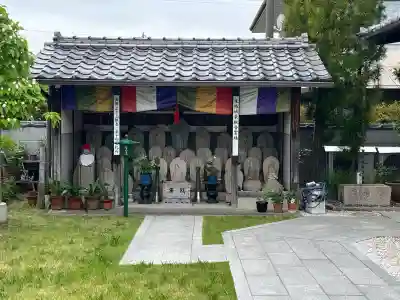 観音寺の{uncategorized: "未分類", other: "その他", undefined: "問題あり", building: "その他建物", grave: "お墓", sacred_gate: "鳥居", guardian: "狛犬", statue: "像", buddha: "仏像", history: "歴史", nature: "自然", garden: "庭園", animal: "動物", pagoda: "塔", temizu: "手水舎", mountain_gate: "山門・神門", sanctuary: "本殿・本堂", subordinate: "末社・摂社", art: "芸術", scenery: "景色", jizo: "地蔵", ema: "絵馬", goshuin: "御朱印", omikuji: "おみくじ", items: "授与品その他", amulet: "お守り", goshuincho: "御朱印帳", eats: "食事", festival: "お祭り", votive_dance: "神楽", shichigosan: "七五三参", wedding: "結婚式", experience: "体験その他", initially: "初詣", around: "周辺", anti_infection: "感染症対策"}