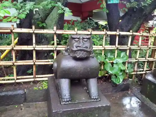 市谷亀岡八幡宮の狛犬