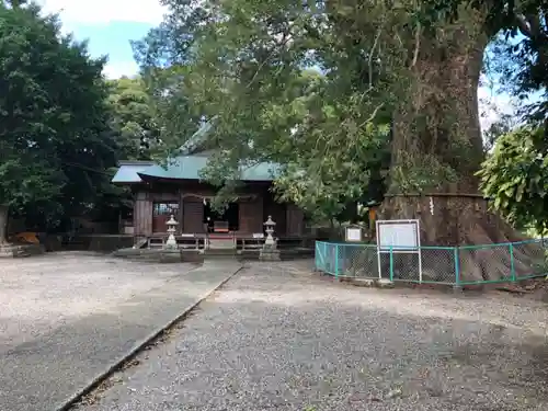 伊勢神明社の庭園