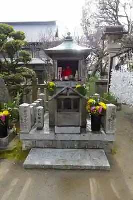 成田山大阪別院　明王院の地蔵