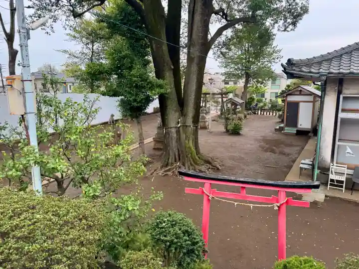 大鷲神社の{uncategorized: "未分類", other: "その他", undefined: "問題あり", building: "その他建物", grave: "お墓", sacred_gate: "鳥居", guardian: "狛犬", statue: "像", buddha: "仏像", history: "歴史", nature: "自然", garden: "庭園", animal: "動物", pagoda: "塔", temizu: "手水舎", mountain_gate: "山門・神門", sanctuary: "本殿・本堂", subordinate: "末社・摂社", art: "芸術", scenery: "景色", jizo: "地蔵", ema: "絵馬", goshuin: "御朱印", omikuji: "おみくじ", items: "授与品その他", amulet: "お守り", goshuincho: "御朱印帳", eats: "食事", festival: "お祭り", votive_dance: "神楽", shichigosan: "七五三参", wedding: "結婚式", experience: "体験その他", initially: "初詣", around: "周辺", anti_infection: "感染症対策"}