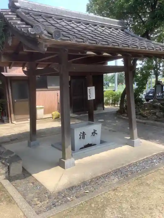 白山神社(松河戸町)の手水舎
