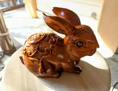 彌彦神社　(伊夜日子神社)の像