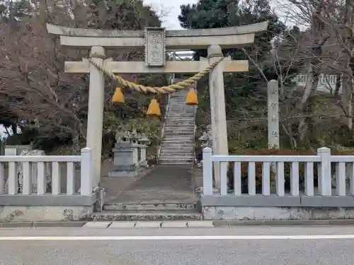 宇賀神社の{uncategorized: "未分類", other: "その他", undefined: "問題あり", building: "その他建物", grave: "お墓", sacred_gate: "鳥居", guardian: "狛犬", statue: "像", buddha: "仏像", history: "歴史", nature: "自然", garden: "庭園", animal: "動物", pagoda: "塔", temizu: "手水舎", mountain_gate: "山門・神門", sanctuary: "本殿・本堂", subordinate: "末社・摂社", art: "芸術", scenery: "景色", jizo: "地蔵", ema: "絵馬", goshuin: "御朱印", omikuji: "おみくじ", items: "授与品その他", amulet: "お守り", goshuincho: "御朱印帳", eats: "食事", festival: "お祭り", votive_dance: "神楽", shichigosan: "七五三参", wedding: "結婚式", experience: "体験その他", initially: "初詣", around: "周辺", anti_infection: "感染症対策"}