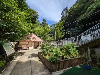 深澤銭洗弁財天の周辺