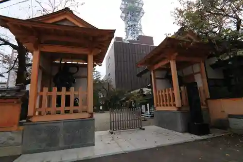 興徳寺の山門