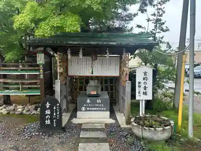三社神社の像