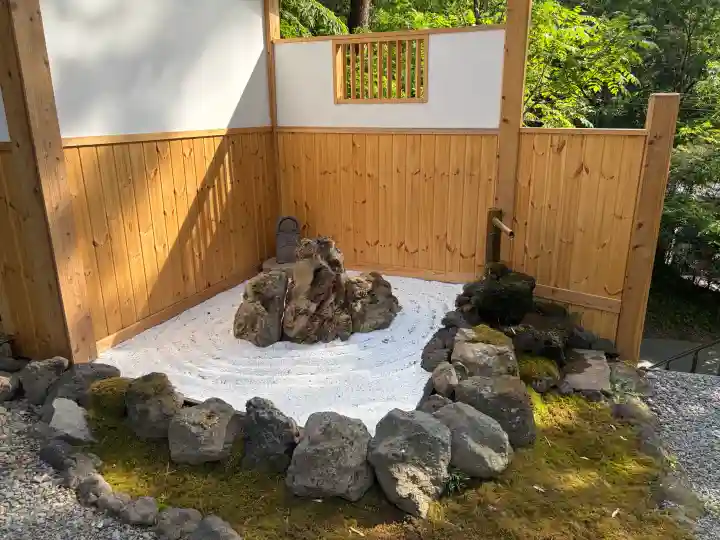 不二阿祖山太神宮の{uncategorized: "未分類", other: "その他", undefined: "問題あり", building: "その他建物", grave: "お墓", sacred_gate: "鳥居", guardian: "狛犬", statue: "像", buddha: "仏像", history: "歴史", nature: "自然", garden: "庭園", animal: "動物", pagoda: "塔", temizu: "手水舎", mountain_gate: "山門・神門", sanctuary: "本殿・本堂", subordinate: "末社・摂社", art: "芸術", scenery: "景色", jizo: "地蔵", ema: "絵馬", goshuin: "御朱印", omikuji: "おみくじ", items: "授与品その他", amulet: "お守り", goshuincho: "御朱印帳", eats: "食事", festival: "お祭り", votive_dance: "神楽", shichigosan: "七五三参", wedding: "結婚式", experience: "体験その他", initially: "初詣", around: "周辺", anti_infection: "感染症対策"}