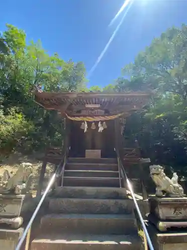 向日神社の{uncategorized: "未分類", other: "その他", undefined: "問題あり", building: "その他建物", grave: "お墓", sacred_gate: "鳥居", guardian: "狛犬", statue: "像", buddha: "仏像", history: "歴史", nature: "自然", garden: "庭園", animal: "動物", pagoda: "塔", temizu: "手水舎", mountain_gate: "山門・神門", sanctuary: "本殿・本堂", subordinate: "末社・摂社", art: "芸術", scenery: "景色", jizo: "地蔵", ema: "絵馬", goshuin: "御朱印", omikuji: "おみくじ", items: "授与品その他", amulet: "お守り", goshuincho: "御朱印帳", eats: "食事", festival: "お祭り", votive_dance: "神楽", shichigosan: "七五三参", wedding: "結婚式", experience: "体験その他", initially: "初詣", around: "周辺", anti_infection: "感染症対策"}