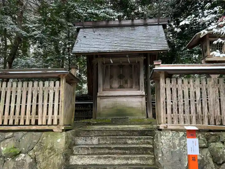 美濃國一宮 南宮大社の{uncategorized: "未分類", other: "その他", undefined: "問題あり", building: "その他建物", grave: "お墓", sacred_gate: "鳥居", guardian: "狛犬", statue: "像", buddha: "仏像", history: "歴史", nature: "自然", garden: "庭園", animal: "動物", pagoda: "塔", temizu: "手水舎", mountain_gate: "山門・神門", sanctuary: "本殿・本堂", subordinate: "末社・摂社", art: "芸術", scenery: "景色", jizo: "地蔵", ema: "絵馬", goshuin: "御朱印", omikuji: "おみくじ", items: "授与品その他", amulet: "お守り", goshuincho: "御朱印帳", eats: "食事", festival: "お祭り", votive_dance: "神楽", shichigosan: "七五三参", wedding: "結婚式", experience: "体験その他", initially: "初詣", around: "周辺", anti_infection: "感染症対策"}