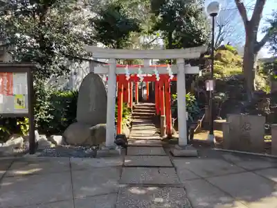 鳩森八幡神社の鳥居
