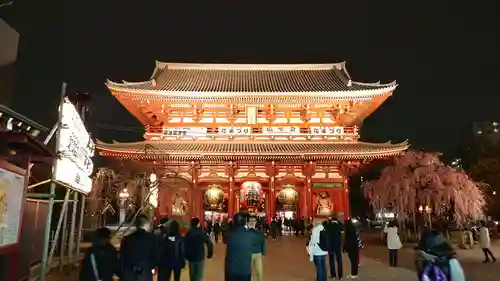 浅草寺の山門