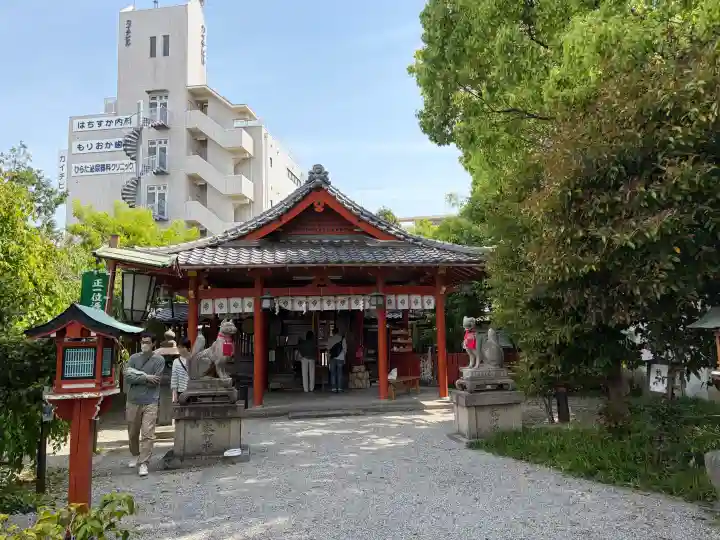 源九郎稲荷神社の{uncategorized: "未分類", other: "その他", undefined: "問題あり", building: "その他建物", grave: "お墓", sacred_gate: "鳥居", guardian: "狛犬", statue: "像", buddha: "仏像", history: "歴史", nature: "自然", garden: "庭園", animal: "動物", pagoda: "塔", temizu: "手水舎", mountain_gate: "山門・神門", sanctuary: "本殿・本堂", subordinate: "末社・摂社", art: "芸術", scenery: "景色", jizo: "地蔵", ema: "絵馬", goshuin: "御朱印", omikuji: "おみくじ", items: "授与品その他", amulet: "お守り", goshuincho: "御朱印帳", eats: "食事", festival: "お祭り", votive_dance: "神楽", shichigosan: "七五三参", wedding: "結婚式", experience: "体験その他", initially: "初詣", around: "周辺", anti_infection: "感染症対策"}