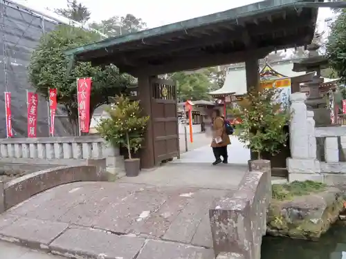 玉村八幡宮の山門・神門