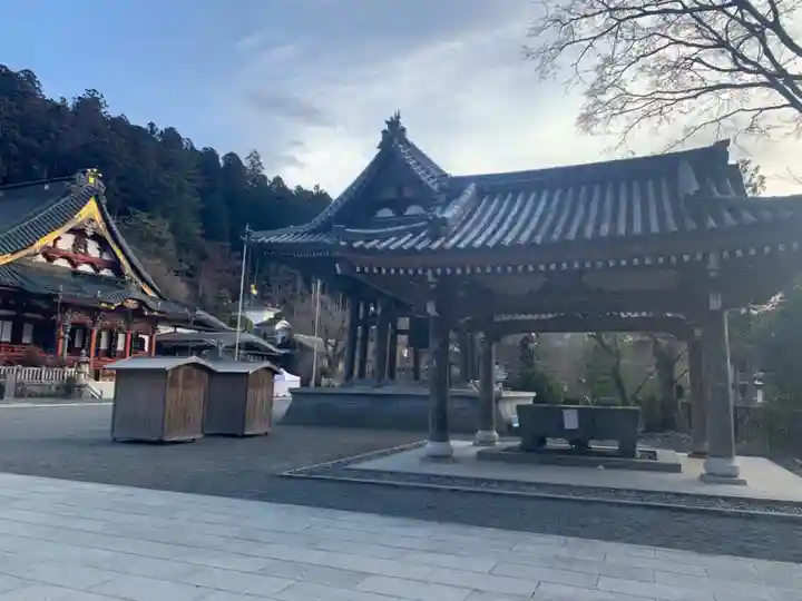 久遠寺の手水舎