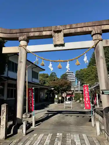 新羅神社の鳥居