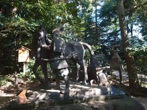 駒木諏訪神社の像