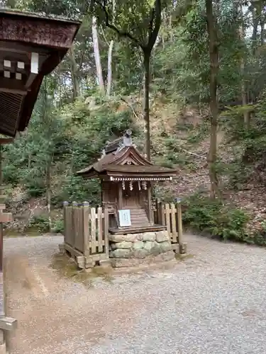石上神宮の末社・摂社