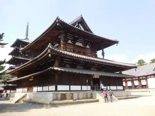 法隆寺の本殿