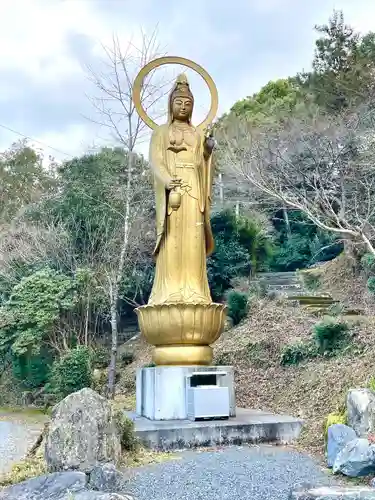 嶺南寺の仏像