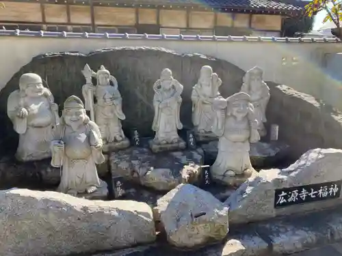 広源寺の像