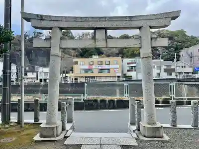 塩釜神社（鹽竈神社）の{uncategorized: "未分類", other: "その他", undefined: "問題あり", building: "その他建物", grave: "お墓", sacred_gate: "鳥居", guardian: "狛犬", statue: "像", buddha: "仏像", history: "歴史", nature: "自然", garden: "庭園", animal: "動物", pagoda: "塔", temizu: "手水舎", mountain_gate: "山門・神門", sanctuary: "本殿・本堂", subordinate: "末社・摂社", art: "芸術", scenery: "景色", jizo: "地蔵", ema: "絵馬", goshuin: "御朱印", omikuji: "おみくじ", items: "授与品その他", amulet: "お守り", goshuincho: "御朱印帳", eats: "食事", festival: "お祭り", votive_dance: "神楽", shichigosan: "七五三参", wedding: "結婚式", experience: "体験その他", initially: "初詣", around: "周辺", anti_infection: "感染症対策"}