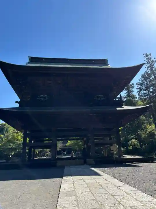 円覚寺の{uncategorized: "未分類", other: "その他", undefined: "問題あり", building: "その他建物", grave: "お墓", sacred_gate: "鳥居", guardian: "狛犬", statue: "像", buddha: "仏像", history: "歴史", nature: "自然", garden: "庭園", animal: "動物", pagoda: "塔", temizu: "手水舎", mountain_gate: "山門・神門", sanctuary: "本殿・本堂", subordinate: "末社・摂社", art: "芸術", scenery: "景色", jizo: "地蔵", ema: "絵馬", goshuin: "御朱印", omikuji: "おみくじ", items: "授与品その他", amulet: "お守り", goshuincho: "御朱印帳", eats: "食事", festival: "お祭り", votive_dance: "神楽", shichigosan: "七五三参", wedding: "結婚式", experience: "体験その他", initially: "初詣", around: "周辺", anti_infection: "感染症対策"}