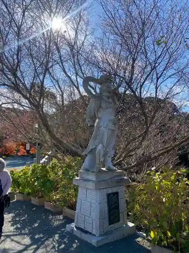 鎮國寺の像