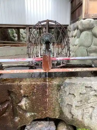 白金龍王社の手水舎