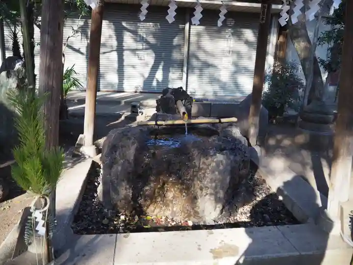 大川町氷川神社の手水舎