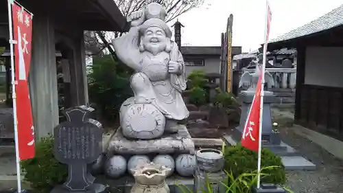 遠妙寺の像