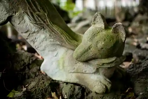 半田稲荷神社の狛犬