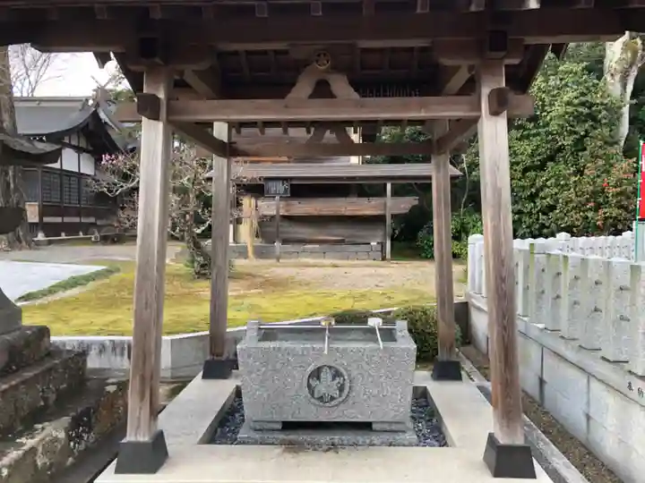 女代神社の手水舎